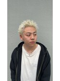 ブリーチスタイルのスパイキーショート