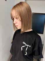 シーン(SCEN)&nbsp;切りっぱなしボブ/前下がり/顔まわりカット/透明感カラー/前髪