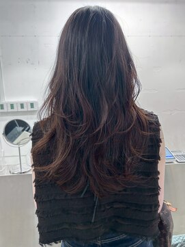 ピア ヤクイン(Pia Yakuin) 少し高めのレイヤーカット