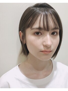 クープドゥクニ(COUPE de KUNI) ツヤツヤストレートなミニボブ