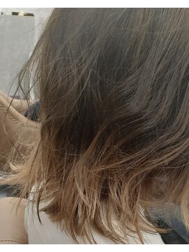 アンフィ 南町田(Anphi) 裾カラー