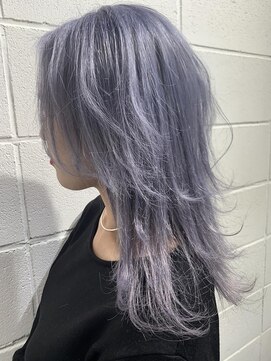 ココ 本八幡(KOKO) 黒髪クラゲヘアーオリーブグレー小顔ココアベージュロングヘア