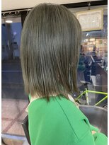 リア(Lia by KENJE)&nbsp;Lia　透明感オリーブカラー♪