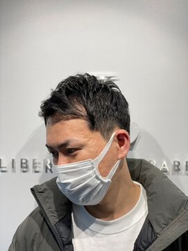 リバティシェアバーバー 銀座2nd(LIBERTY SHARE BARBER) スキンフェードコテパーマ濡れパンマッシュパーマ[銀座<理容室>]