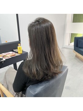 チーク(CHiiK) グレージュ