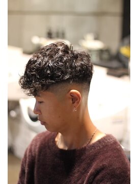 キングスマントーキョー 立川北口店(KINGSMAN TOKYO) アップバング / ツーブロック / スキンフェード 【立川】