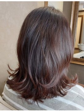 エニー(ENi) ミディアムヘア/暗めカラー/グランマッシュ/辻堂