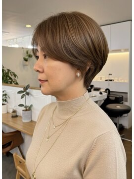 大人ショートボブ/レイヤーショート/前髪あり/30代40代50代