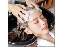 スリル ヘア アンド ネイル デザイン 恵比寿店(sulir hair and nail design)の雰囲気（お仕事帰りにも便利♪【髪質改善/ヘッドスパ/ショートカット】）