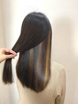 キャラ 池袋本店(CHARA)&nbsp;アッシュベージュのインナーハイライト【ウルフ/レイヤー/大村】