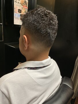 ヒロギンザバーバーショップ 神楽坂店(HIRO GINZA BARBER SHOP) フェード+パーマスタイル