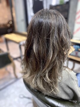 ルーツ(Root) 外国人風バレイヤージュ