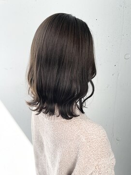 シュリット(schritt) ブリーチなしグレージュウェーブミディアム渋谷透明感YOSHITAKE