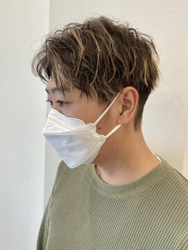 クロト(Clotho) 波巻き/センターパートツイストスパイラルメンズカットパーマ