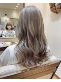 ホワイトグレージュカラー
