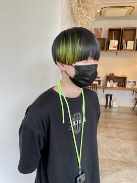 ヘアーアイストゥーレ(HAIR ICI TRE) メンズカット ポイントブリーチ ネオングリーン