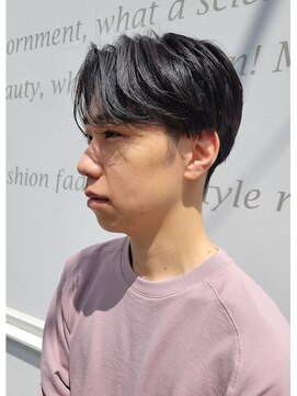 六本木美容室 白金店 センターパート/波巻きパーマ/ツーブロック/黒髪/マッシュ