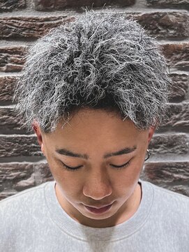 ルースト 京都四条大宮店(ROOST) ホワイトハイライトツイストショート