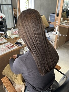 フェリア 池田(FERIA) グレージュ/顔まわりレイヤーカット/イルミナカラー