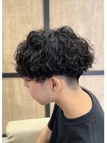 メンズギフト(men's GIFT)&nbsp;刈り上げツーブロック波巻きスパイラルパーマメンズマッシュ