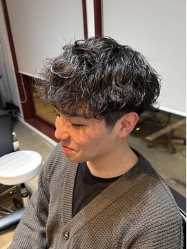 ジゼラ(GISELA) 刈り上げマッシュ 波巻きスパイラルパーマ