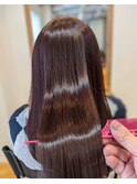 自然な仕上がりとツヤが実現！自然な縮毛矯正と艶カラー
