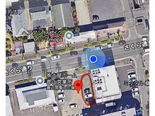 赤く囲んだ部分が専用駐車場。入口入って左側4台分看板あり。