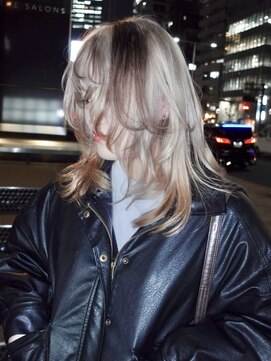 ラッドルーム(LAD ROOM.) レイヤーカット/ウルフカット/ローライト/ホワイトベージュ