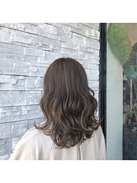 アールトゥーヘアー(art To Hair) 落ち着いたグレージュ×ハイライト