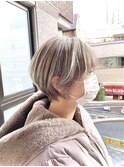 ホワイト系カラーのショートボブ【Ash大泉学園 横山】