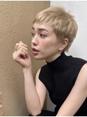女性らしい耳出し小顔ショート