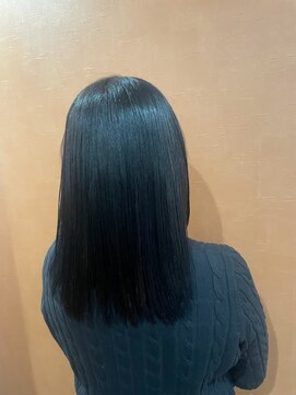 クネア(kunea) トリートメント/切りっぱなし/寒色系カラー/ダークアッシュ