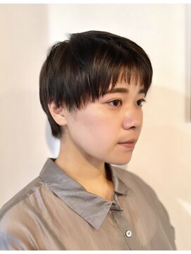 マリン(Marine) 20代30代レディースショートオン眉レイヤーカット