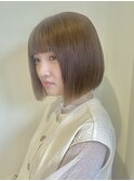 ブリーチなしペールベージュ コンパクト前下がりボブ
