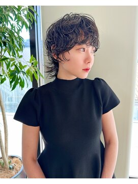 ホロ(hollo) マッシュウルフパーマショートプードルパーマ