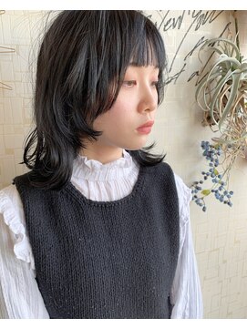 グラムアッシュ(GLAM ASH) あいみょん風プチウルフヘア