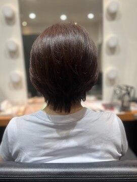 アミックス Hair&Make Amix KOKUSAIHOTEL グラデーションボブ