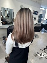 キング 心斎橋店(K!ng)&nbsp;ハイライトカラーミルクティーベージュレイヤーカット