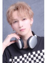 テンバイリップスヘアー(TEN by LIPPS hair)&nbsp;ホワイトミルクティーベージュツーブロセンターパート