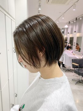 ソルバイシーループユナイテッド(soru by C-LOOP UNITED) 大人美人丸みショートボブ白髪ぼかしハイライト川崎20代30代40代