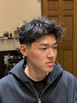 ドゥーエン 花園店(DoEN) テーパーフェード ピンパーマ