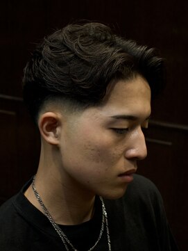 ザバーバー 渋谷(THE BARBER) 短髪フェード+フェザーパーマ