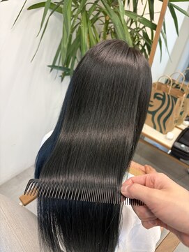 ブローチェラウカ(Broche lauka) 【縮毛矯正だとバレない】地毛のような自然な質感と憧れのツヤ髪