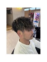 ヘアーリゾートレガロ 八尾店(Hair Resort regalo)&nbsp;八尾／メッシュで際立つウェーブショート