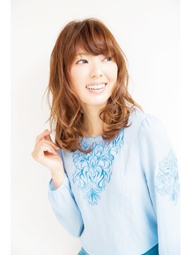 フォルテ 藤枝エピ店 セミロングゆるふわカールスタイル