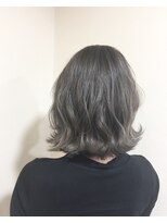 ヴィダ クリエイティブ ヘアーサロン(Vida creative hair salon) ☆切りっぱなしボブ☆デザインカラー☆シルバーグレー☆