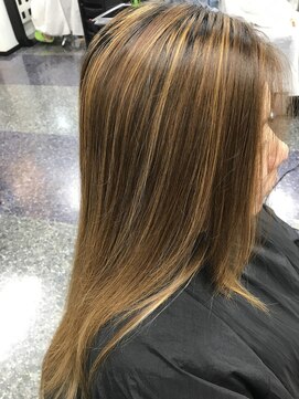 ビューティーコレクション 静岡北店 細めのメッシュ！