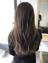 ココンプリュス アンド モナ(COCON+&MONA+)&nbsp;ナチュラルグラデーション、ローレイヤーカット