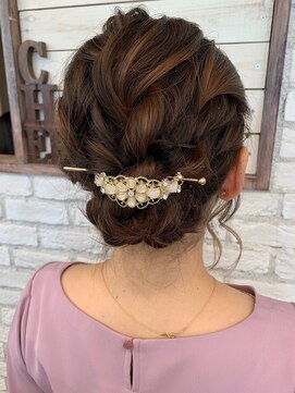 シェリール 八千代台駅(CHERIR) ルーズにまとめた結婚式向けのヘアセット