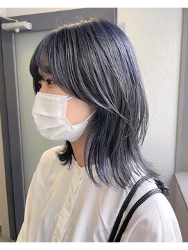 リル(Lille 橋本) くすみブルー×ダークアッシュ×暗めカラー×くびれヘア